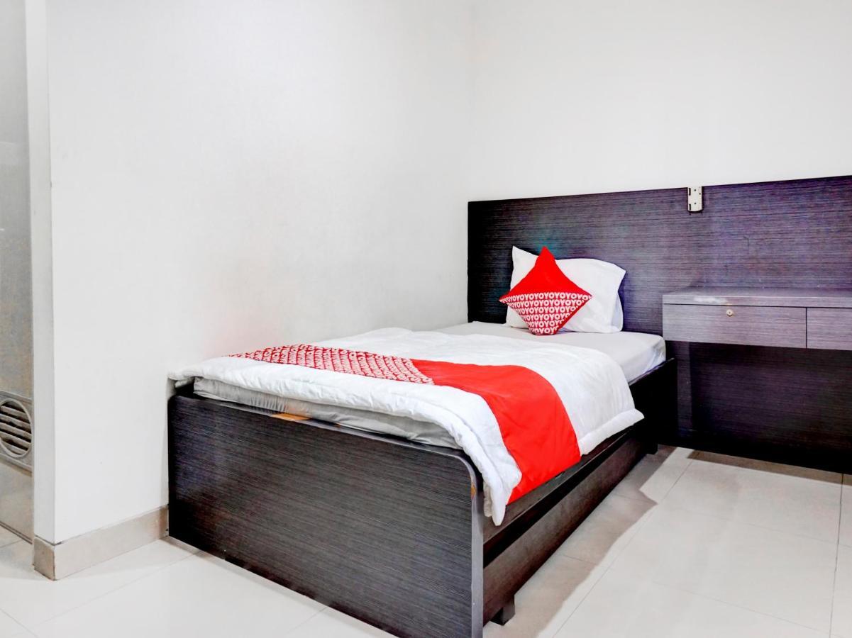 Oyo 90438 Mampang 34 Residence Jakarta Exterior photo